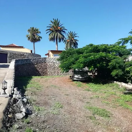 Glorieta Casa Inmersa En Un Entorno Natural